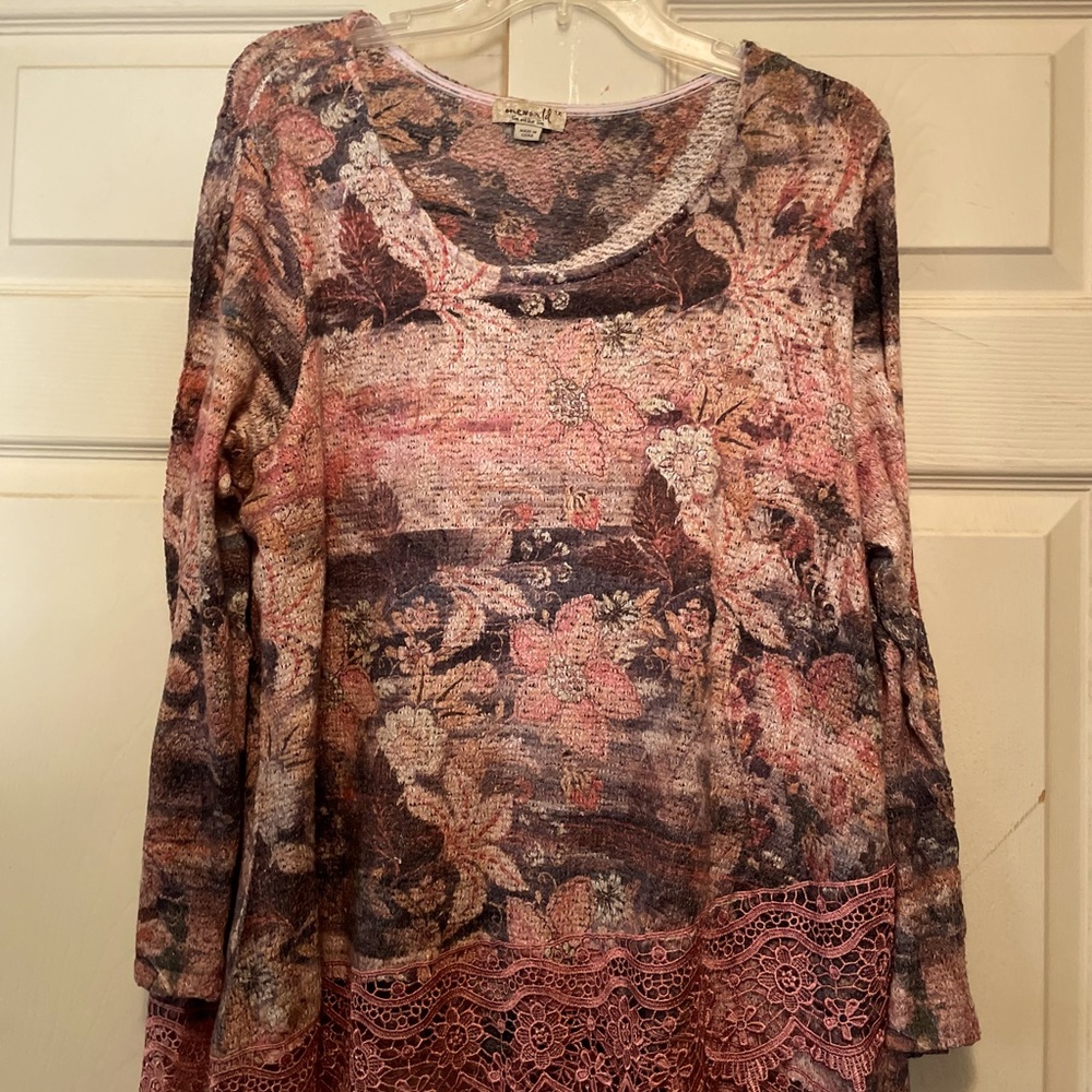 One Workd Top. Size 1X